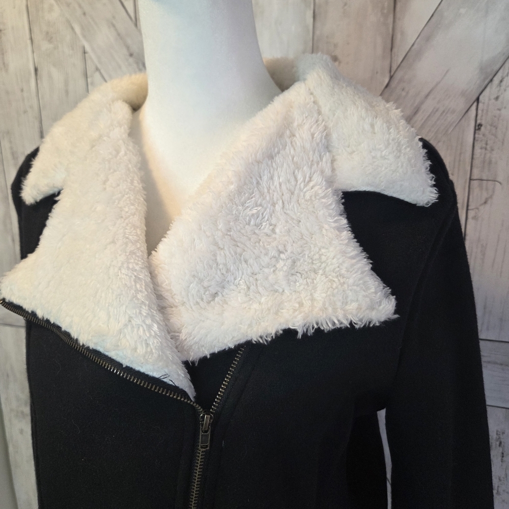 Doublju Black and White Sherpa Lined Jacket - Picture 2 of 7